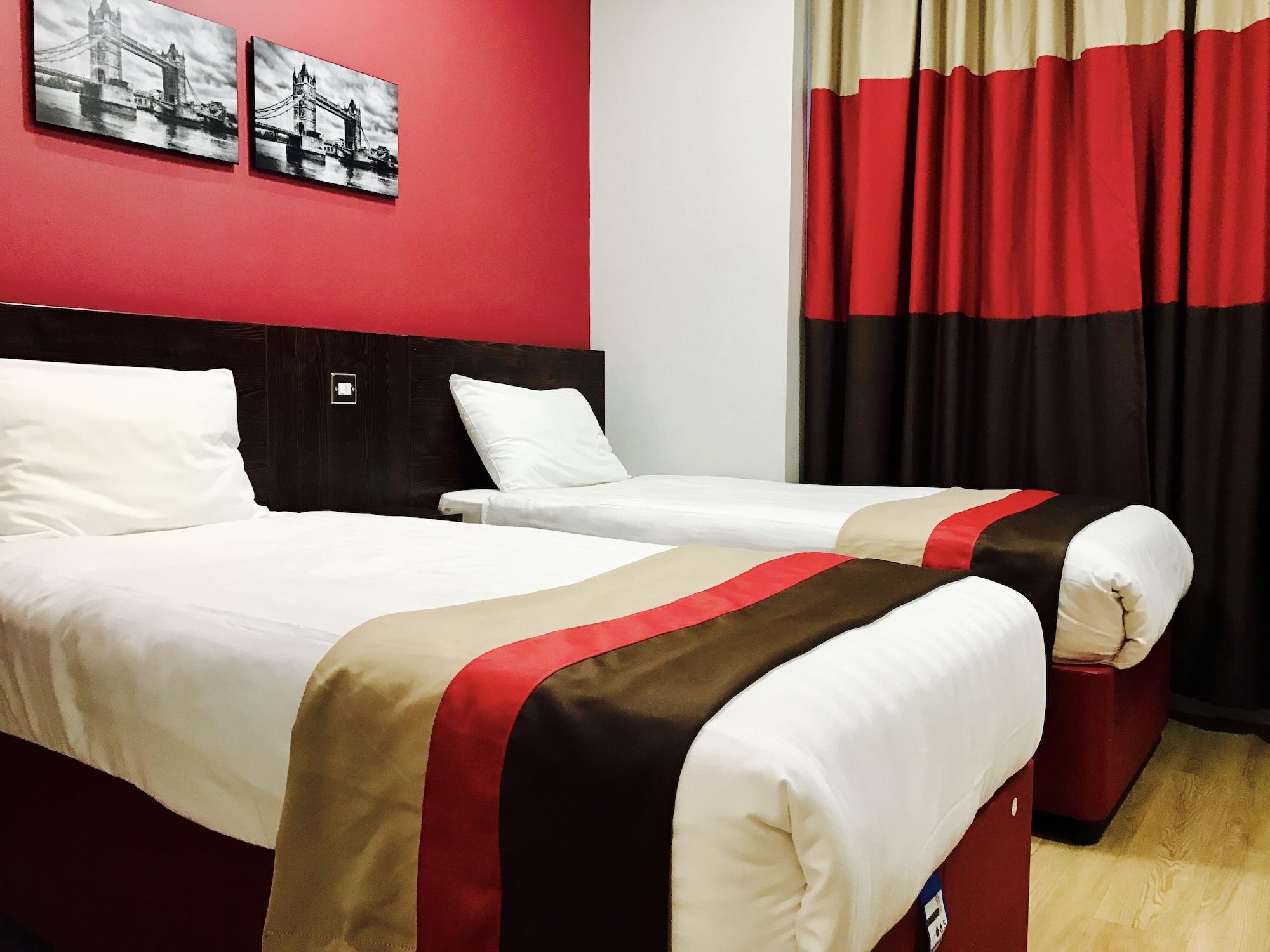 Отель Royal Cambridge 3*