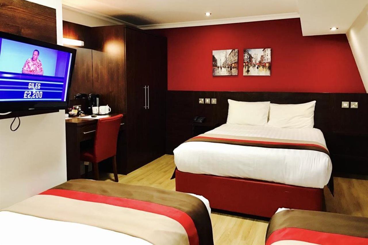 Отель Royal Cambridge 3*
